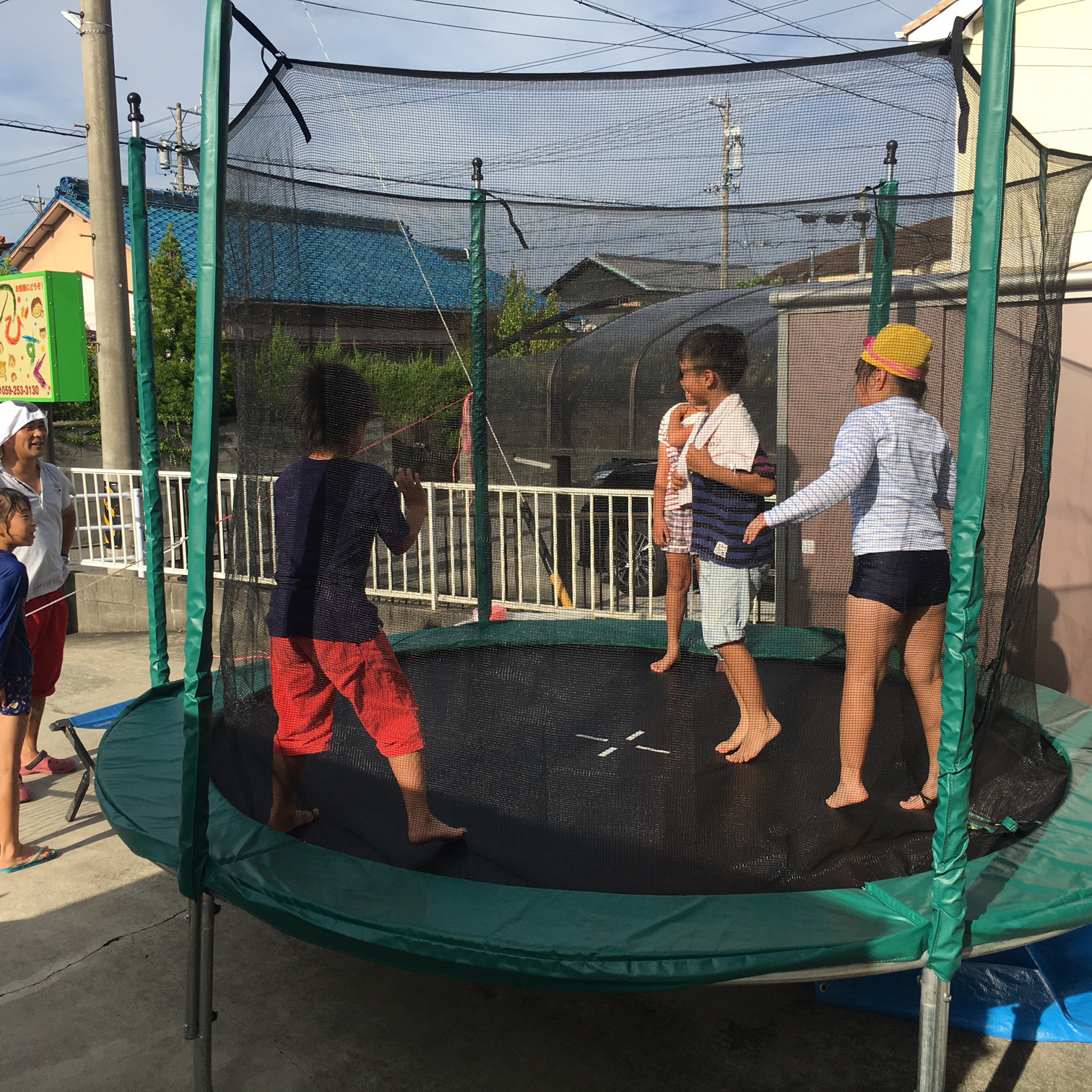 巨大トランポリン